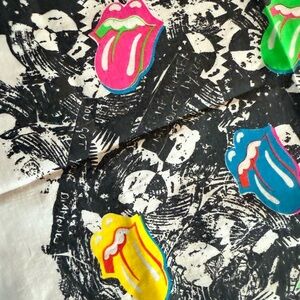 Rolling Stones vintage Graphic scarf- Black, Pink, Green from 1989